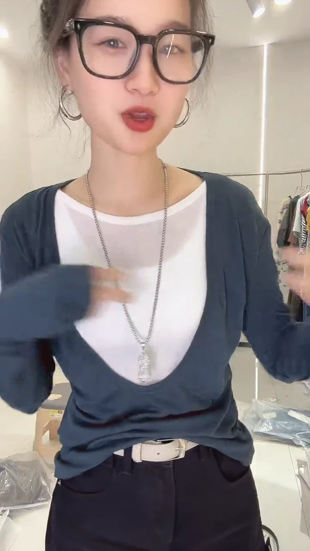 孔雀蓝气质假V领，兰精天丝针织