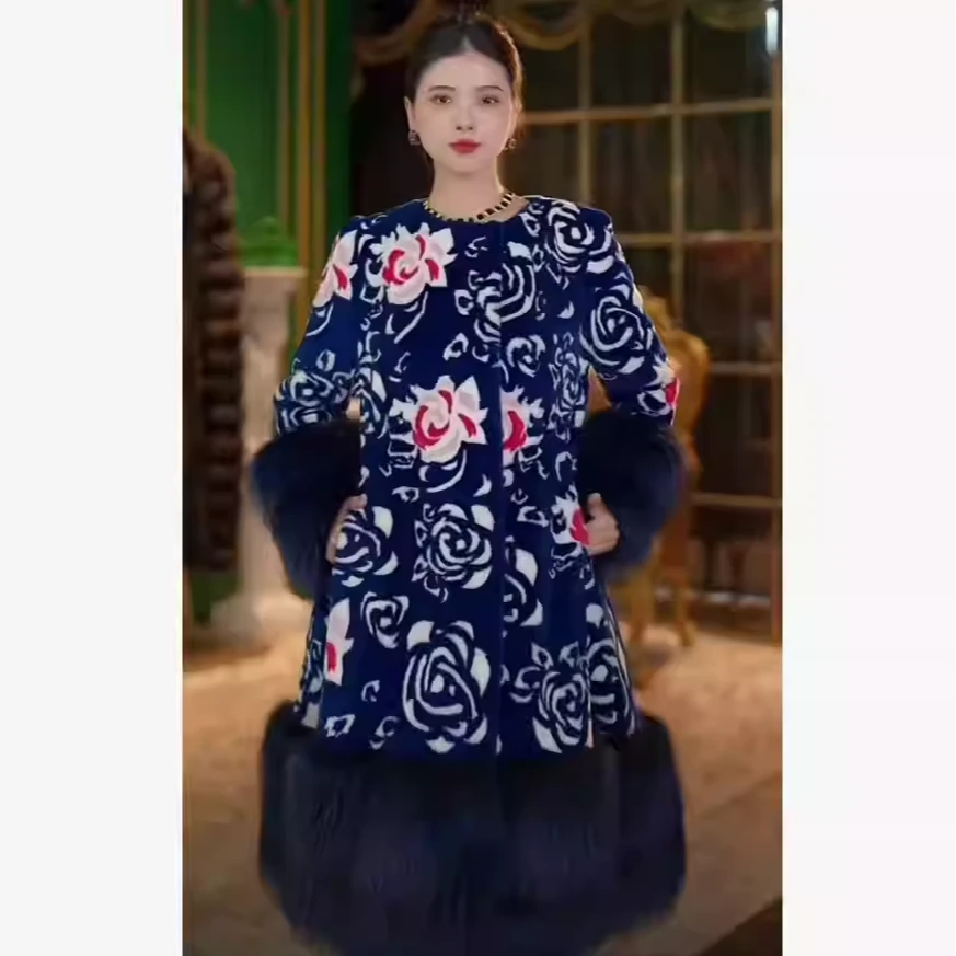 2025冬季新品秀场女装皮草外套女S25136