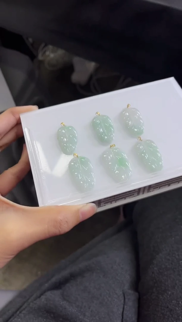 颈饰18K金镶嵌翡翠T155/多样性发一件/配绳子