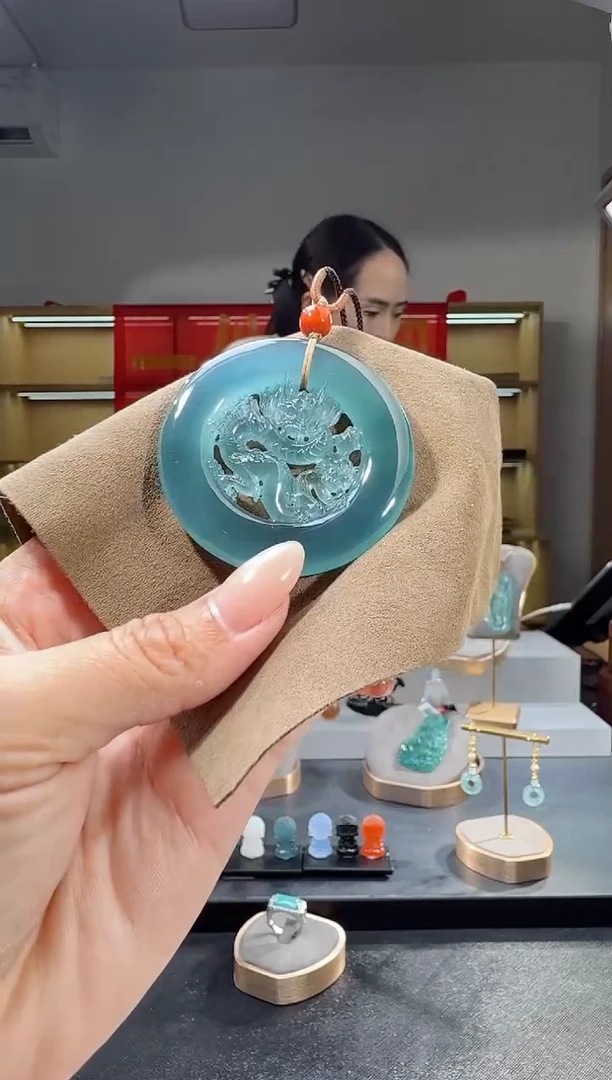 吊坠(不含链)未镶嵌翡翠龙牌
