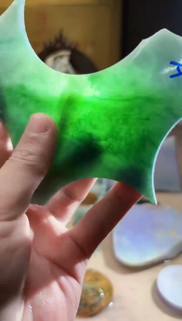 翡翠挂件未镶嵌A货张麦1398