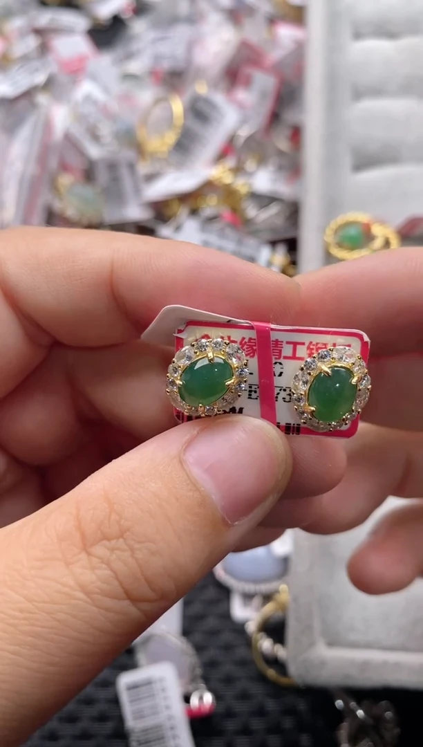翡翠戒指银S925镶嵌100000    2