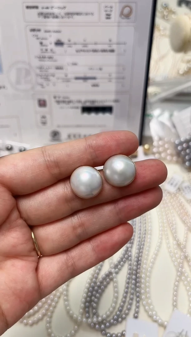 耳饰拼合珍珠（马贝珠）18K金镶嵌澳白马贝