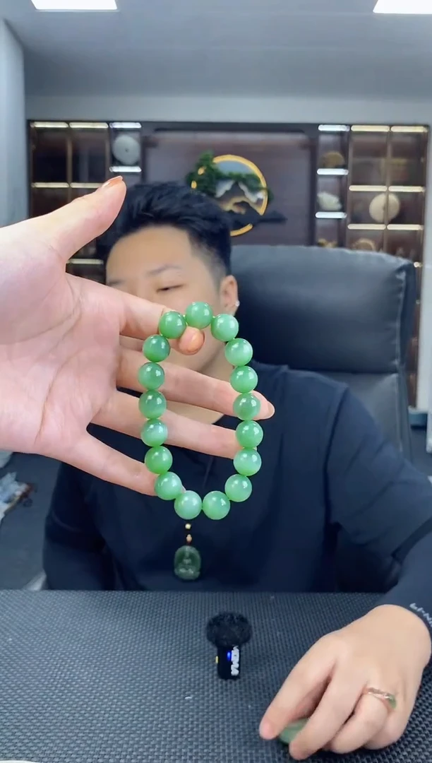 颈饰未镶嵌和田玉卡12圆珠