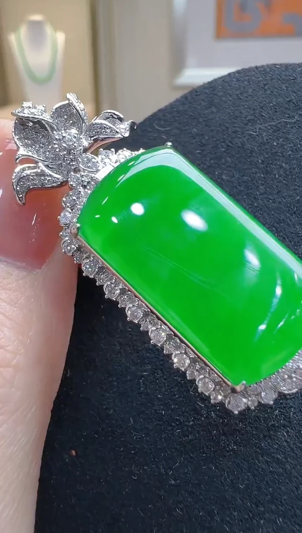 【闪购商品】翡翠吊坠(不含链)18K金镶嵌多样性发货拍一发一