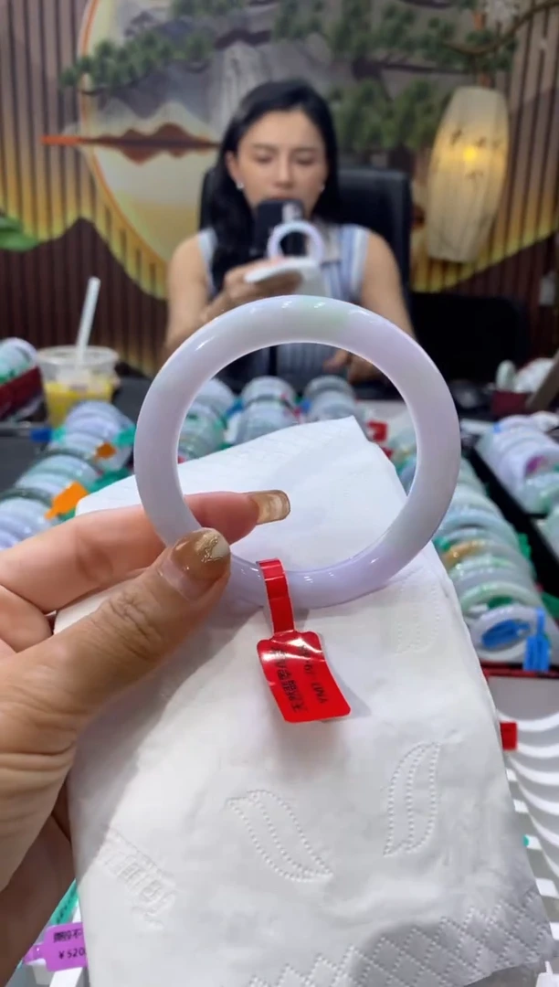 翡翠手镯未镶嵌多人09494