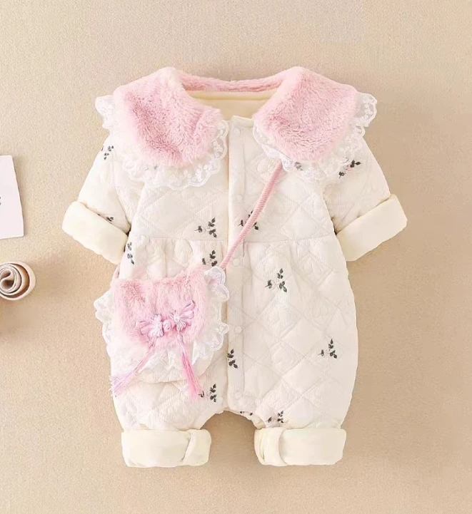 花边圆翻领带包薄棉哈衣