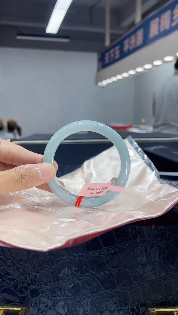 未镶嵌手镯翡翠13 5556