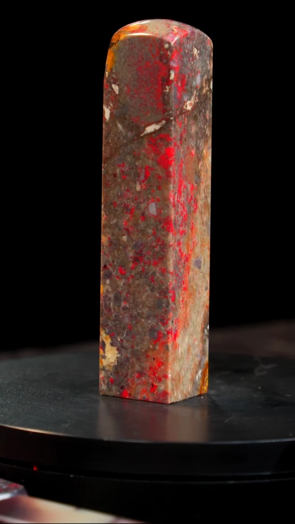 鸡血石梅花鸡血石稀少品种