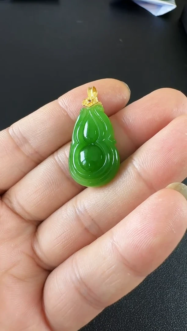 和田玉（碧玉）18K金镶嵌颈饰觉*子苹果绿