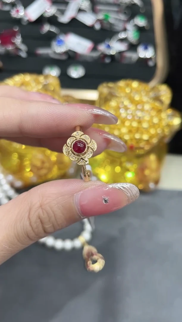 戒指18K金镶嵌红宝石戒指