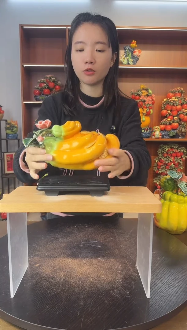 陶瓷有底座金币佛手