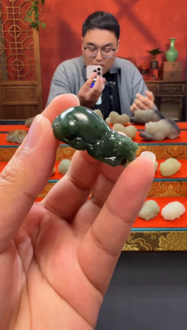 吊坠(赠链)未镶嵌和田玉貔貅吊坠