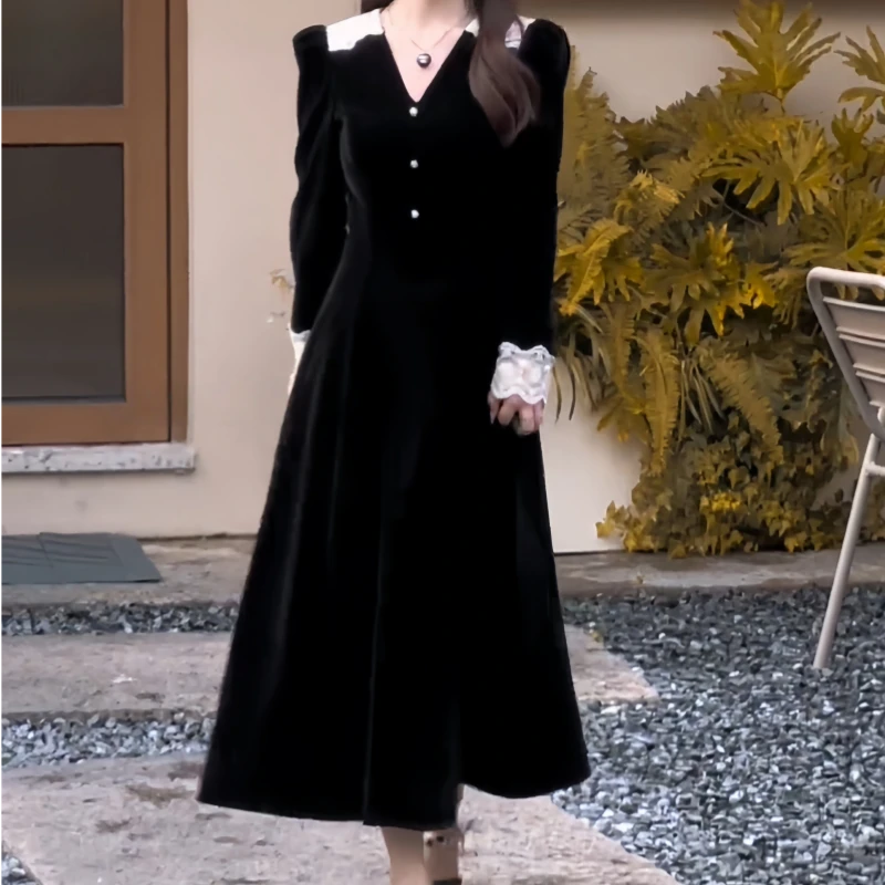 法式赫本风丝绒连衣裙女重工轻奢中长款裙收腰显瘦胖MM早秋小黑裙