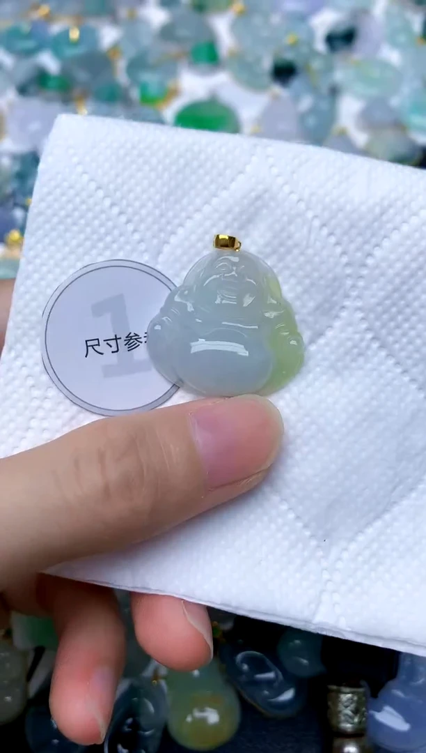 颈饰18K金镶嵌翡翠天然A货翡翠