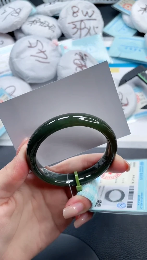 和田玉手镯未镶嵌20V189-55