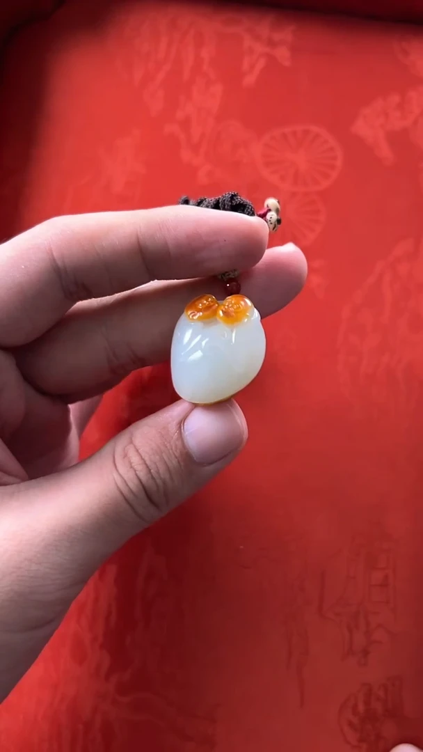 未镶嵌和田玉挂件新疆红沁小猴雕件