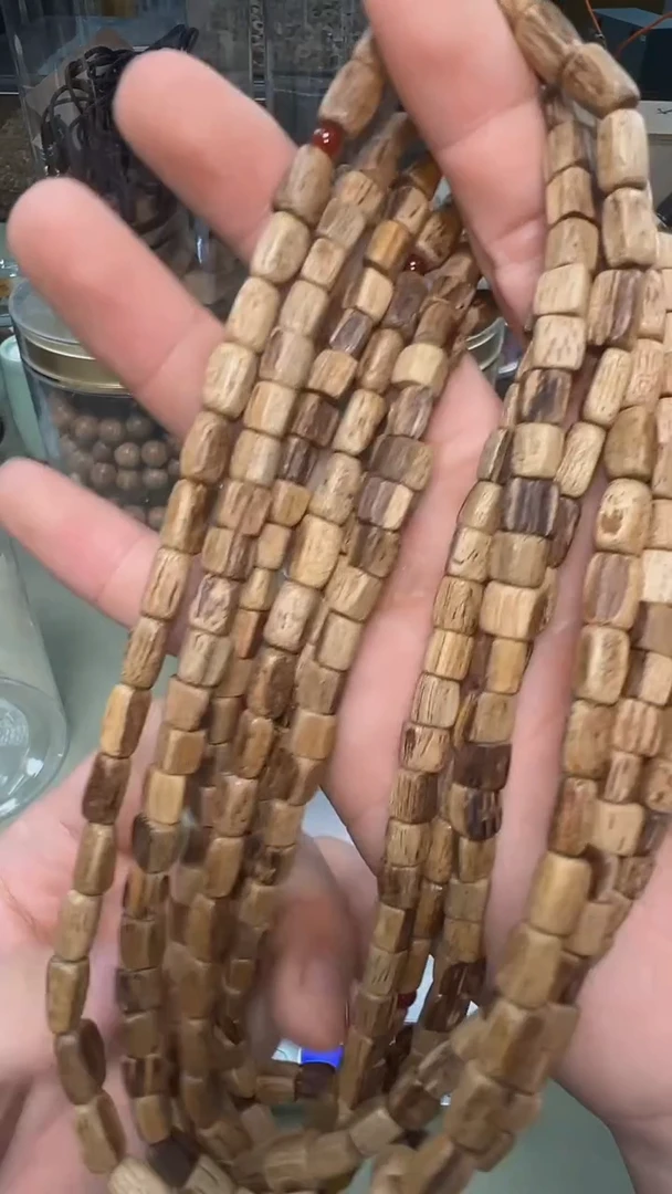 马泥涝随形念珠多样性发其一