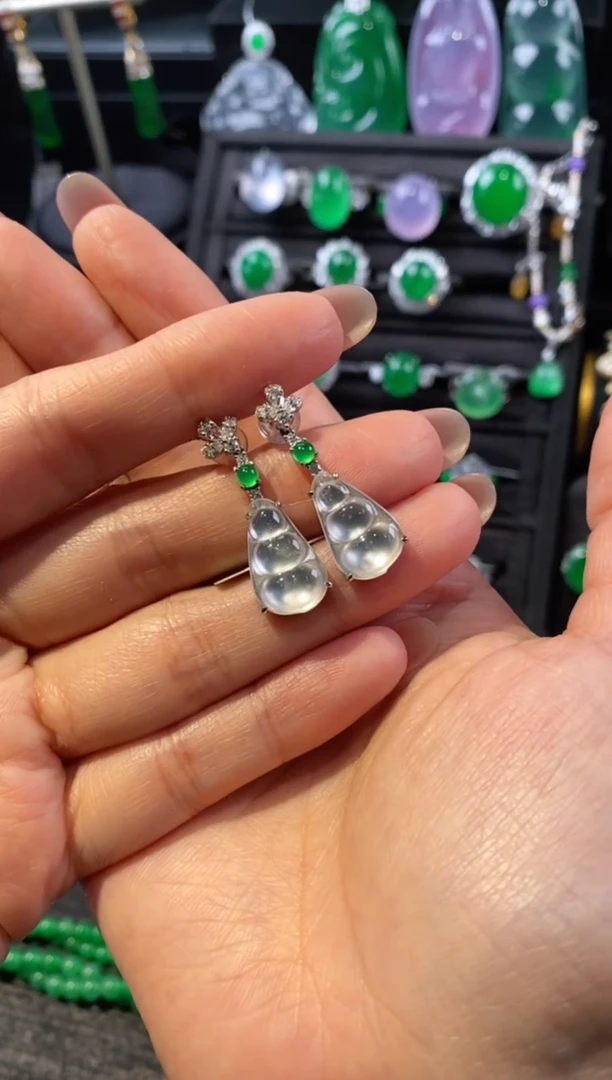 18K金镶嵌翡翠耳饰福豆耳坠5068412