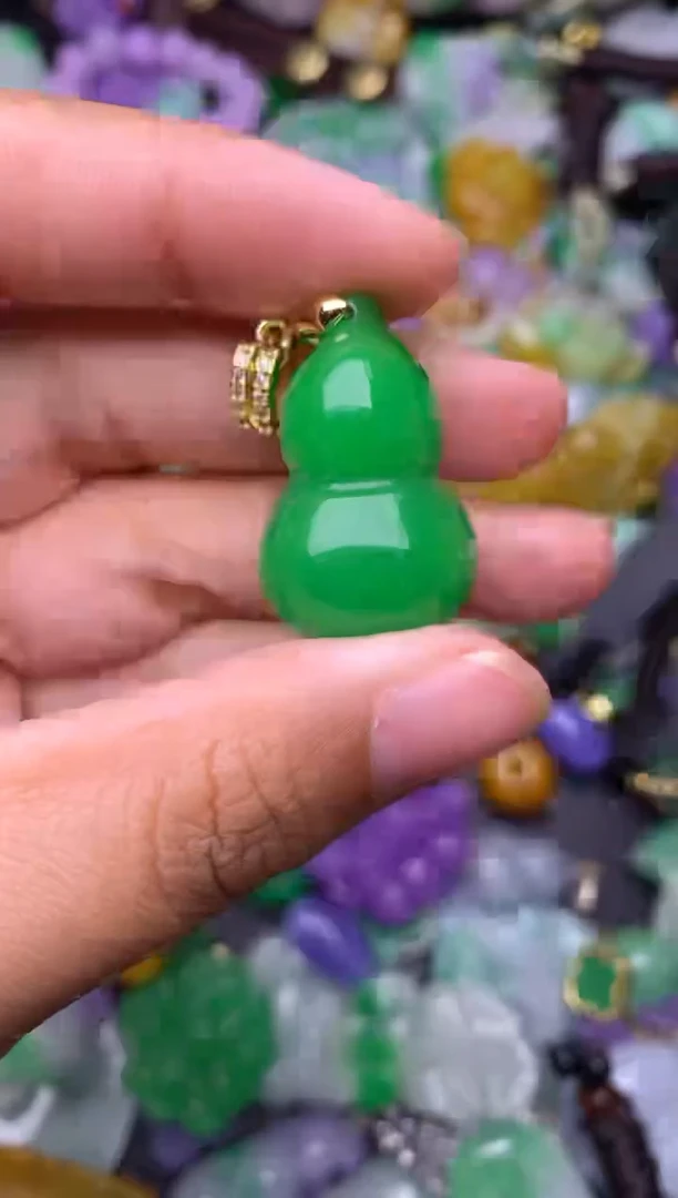 颈饰未镶嵌翡翠缅甸翡翠吊坠