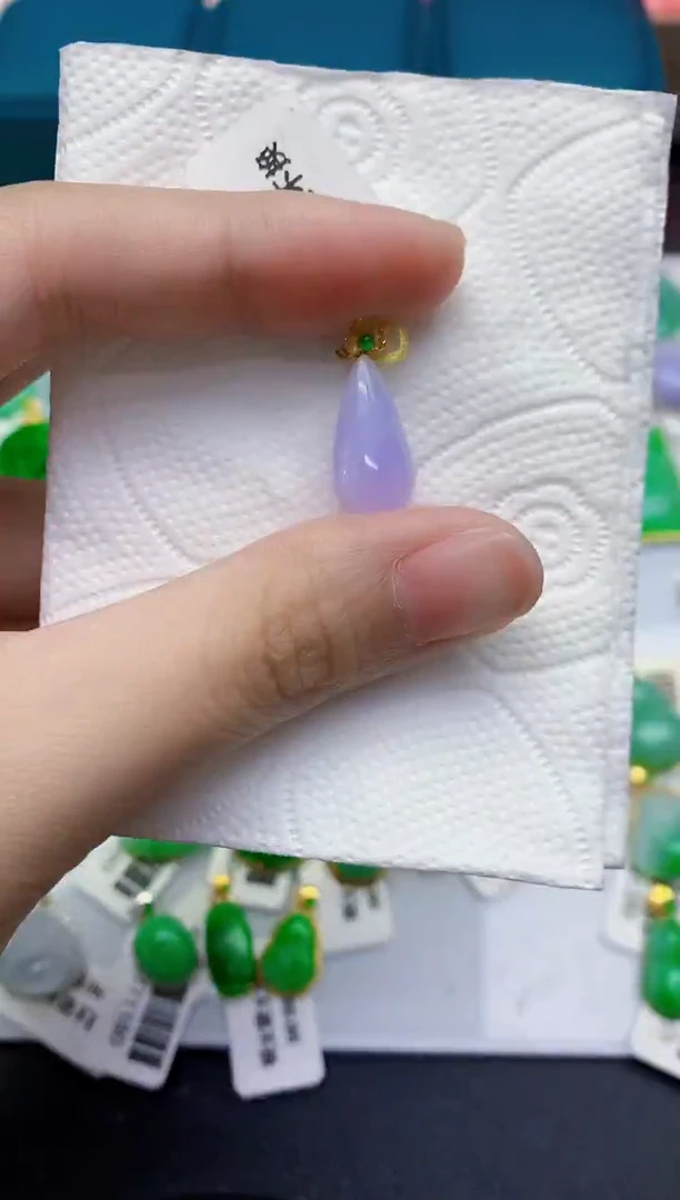 颈饰18K金镶嵌翡翠天然翡翠缅甸A货