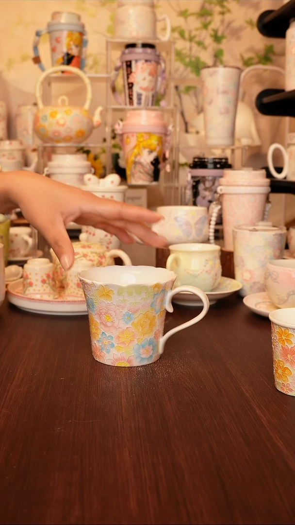 陶景德镇手绘的杯子