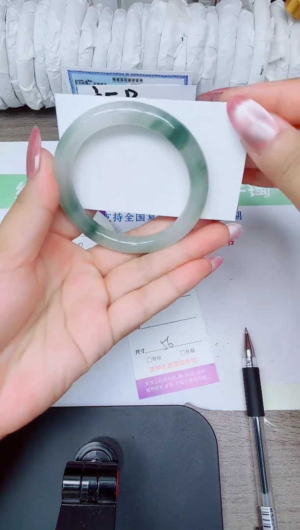 石英质玉手镯未镶嵌6-5556