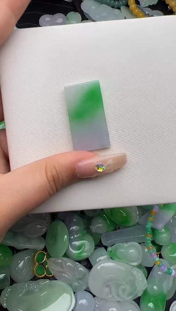 翡翠未镶嵌颈饰天然缅甸翡翠吊坠