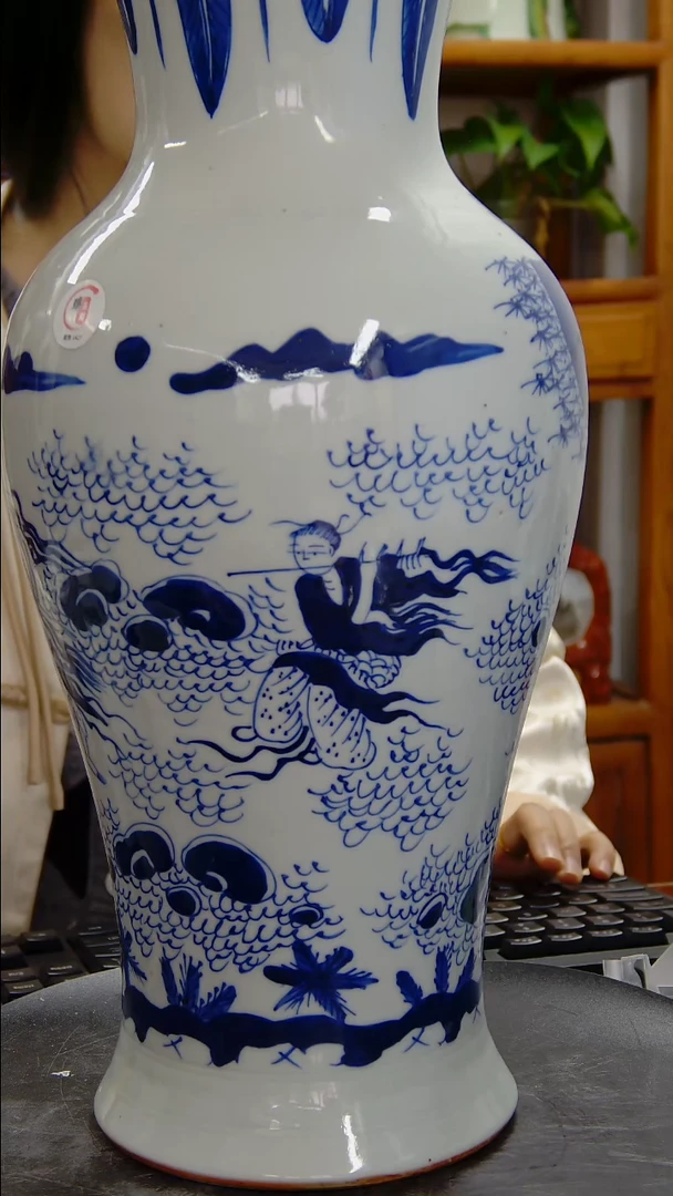 瓶青花人物纹观音瓶