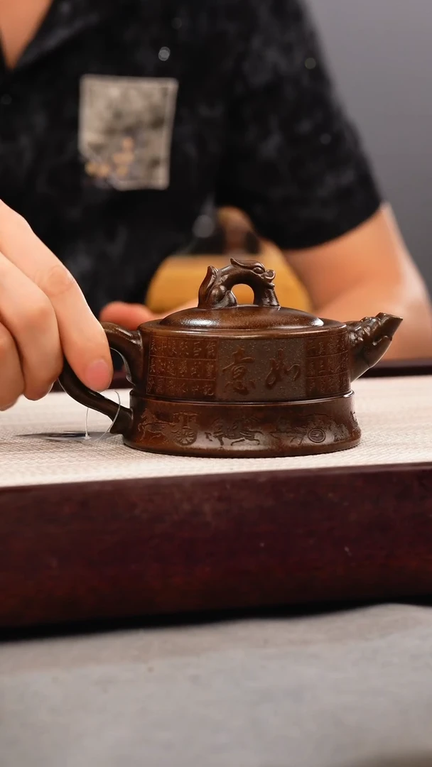 茶壶紫砂古铜泥 双腰井栏 刻绘