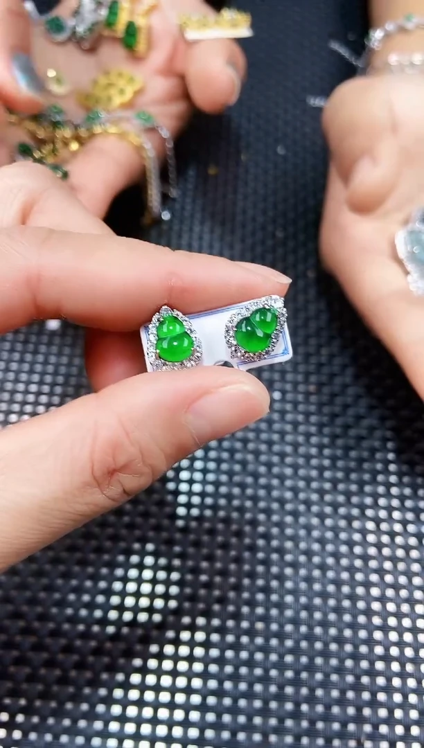 【闪购商品】翡翠耳饰未镶嵌11111111