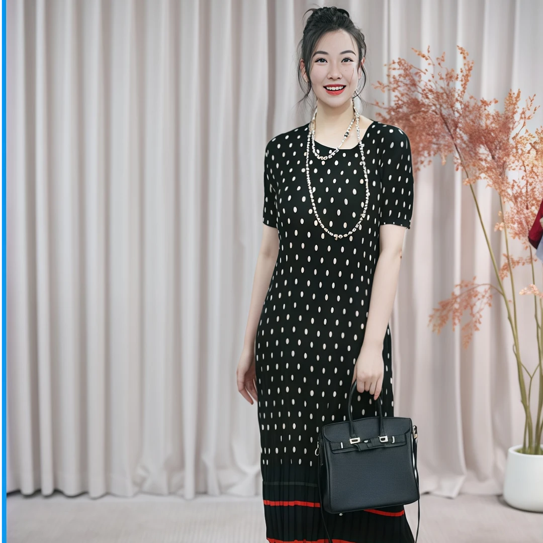 三宅风褶皱连衣裙黑白波点