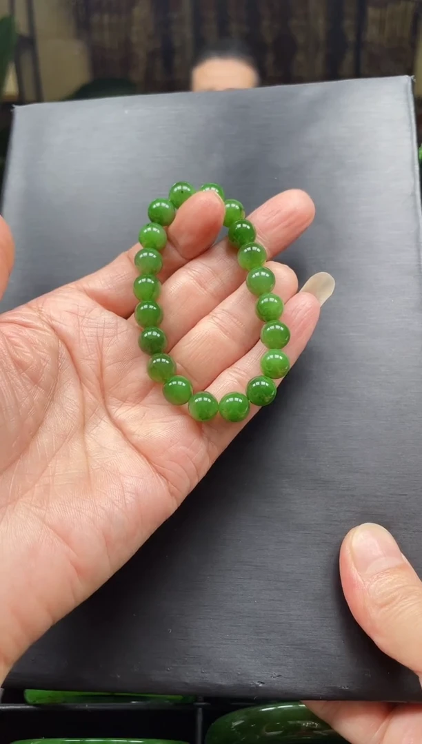 未镶嵌手串和田玉（碧玉）卡10有皮色碧玉手串（多样性发一）