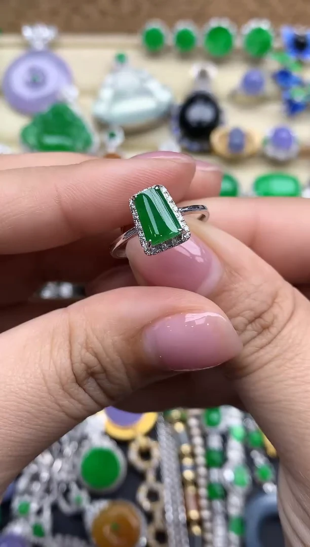 【闪购商品】翡翠戒指18K金镶嵌492-中国好珍宝