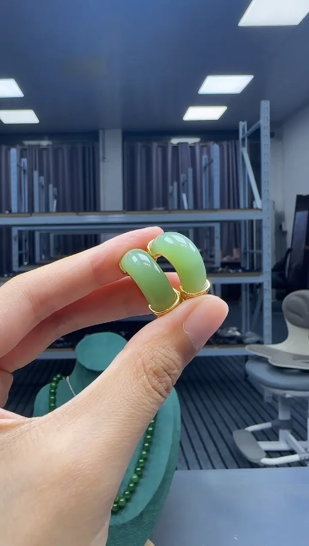 银S925镶嵌和田玉耳饰1