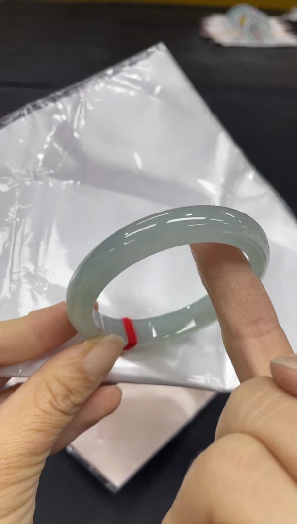 未镶嵌手镯翡翠一***暗翡翠手镯