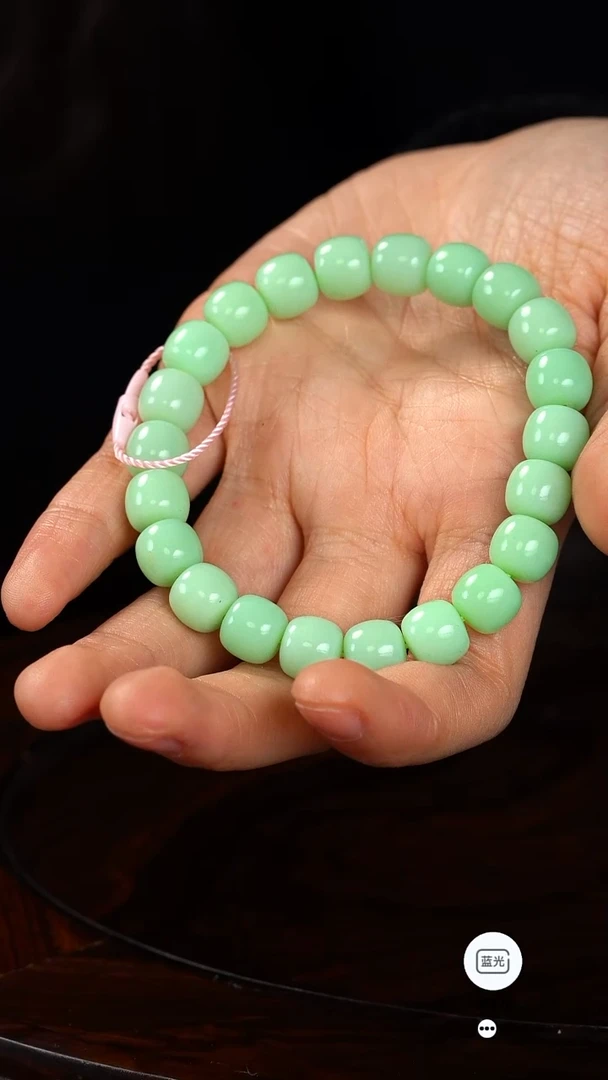 未镶嵌和田玉挂件向手串