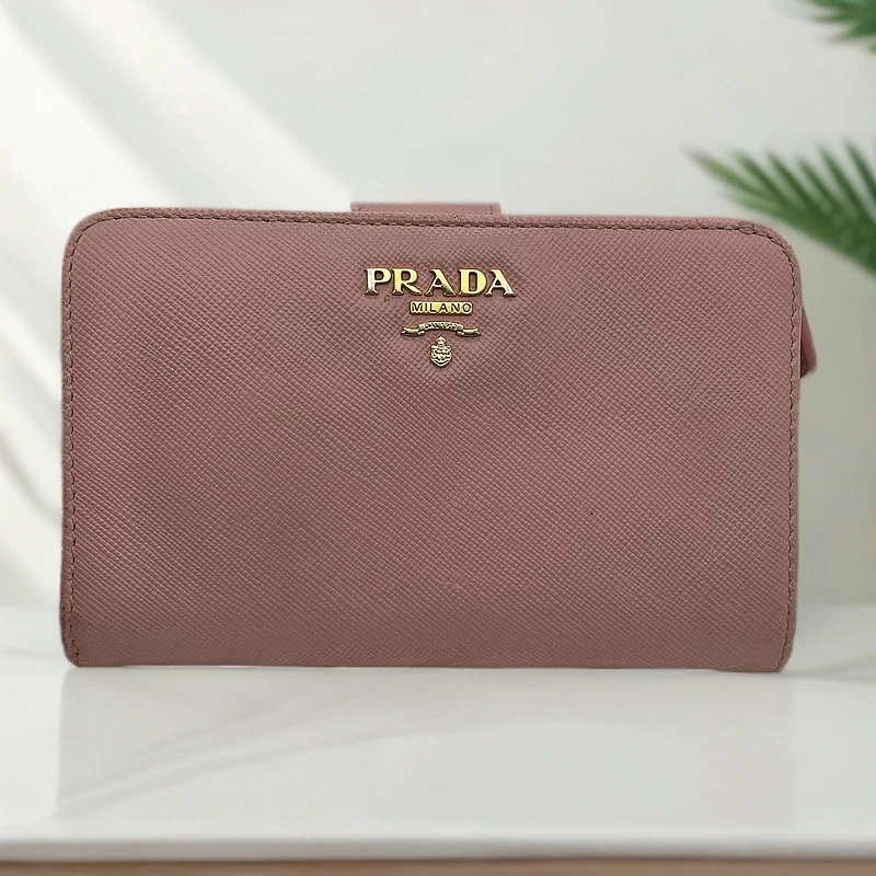 95新 Prada/普拉达 Prada  粉色短款折叠卡包 004528