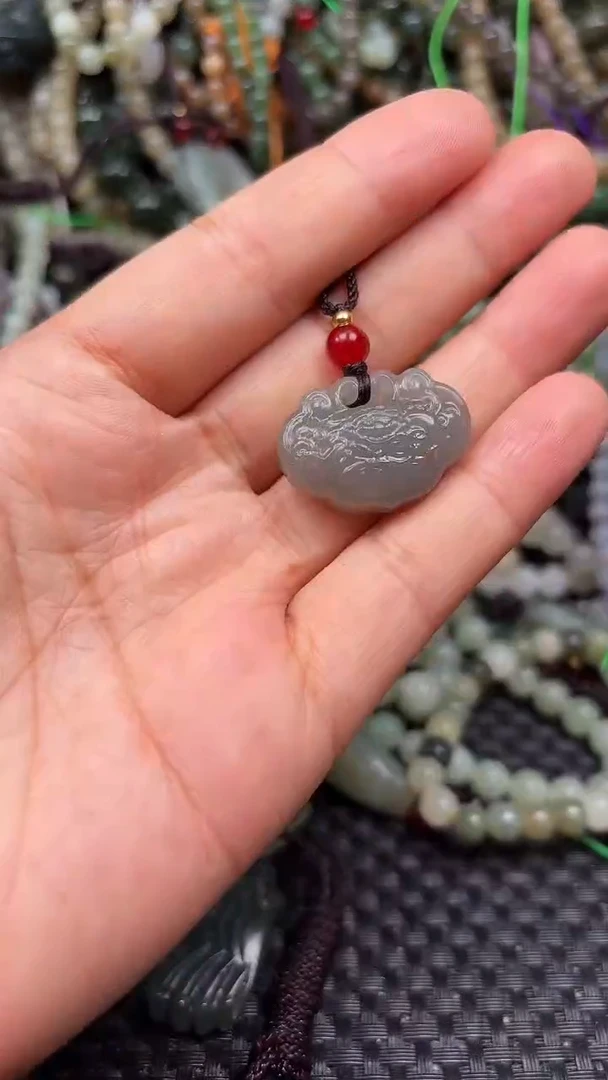 和田玉未镶嵌颈饰1