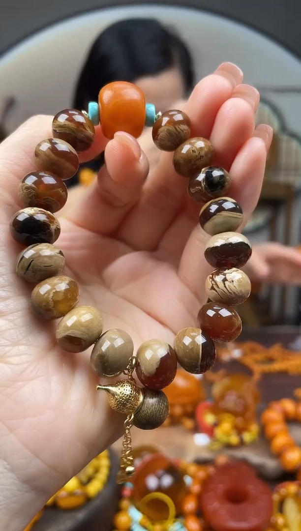 【闪购商品】琥珀裸石未镶嵌首饰 假1赔4 （多样性发货1件