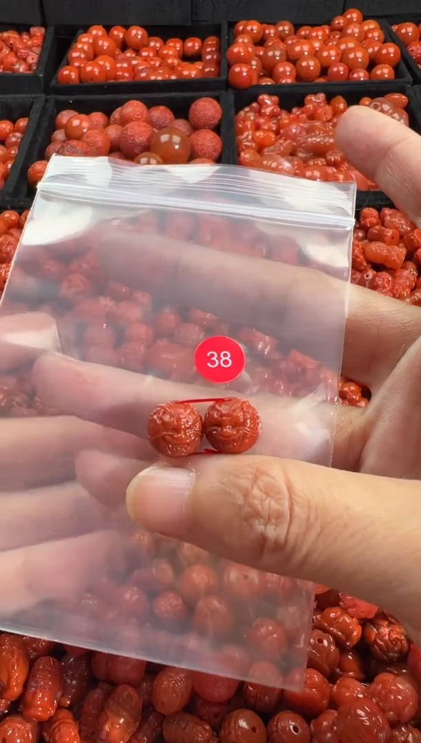 颈饰未镶嵌南红玛瑙1