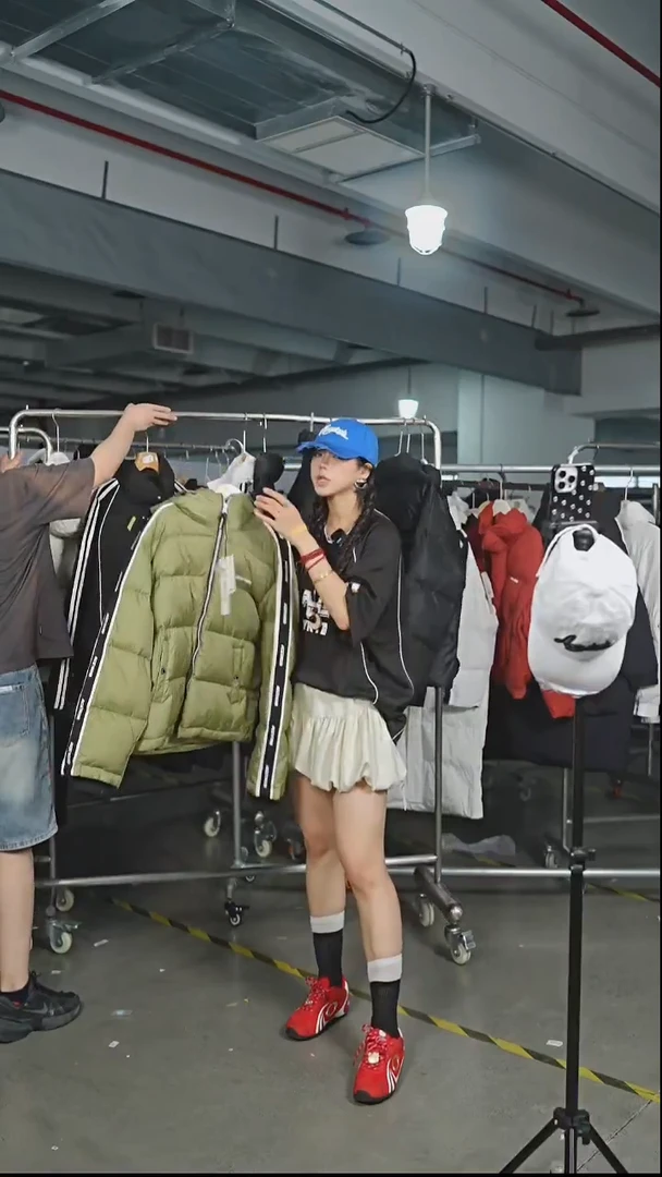 YKYB羽绒服短款M码