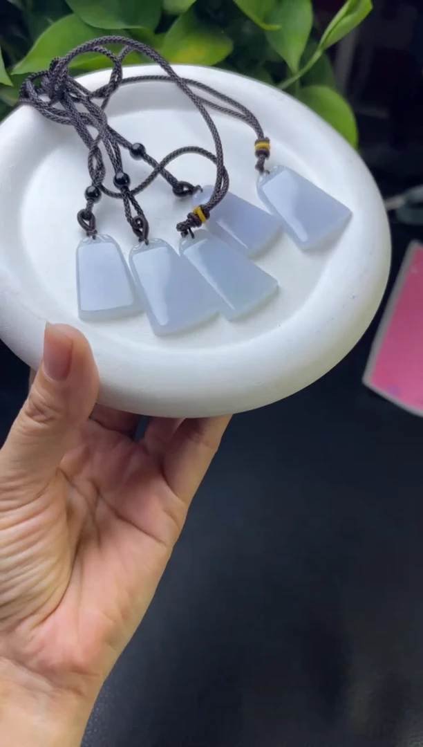 翡翠挂件未镶嵌多样性发一件L0304-10