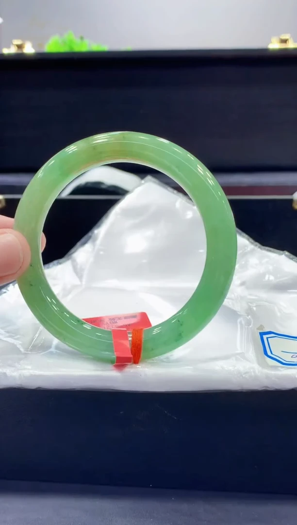 未镶嵌手镯翡翠翡翠手镯