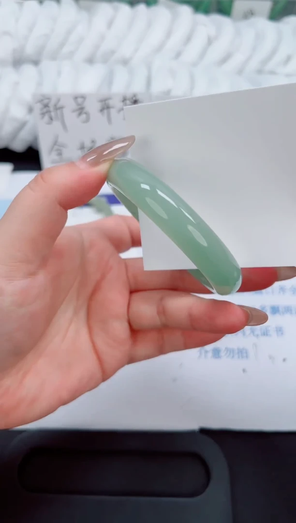 未镶嵌手镯石英质玉118-58