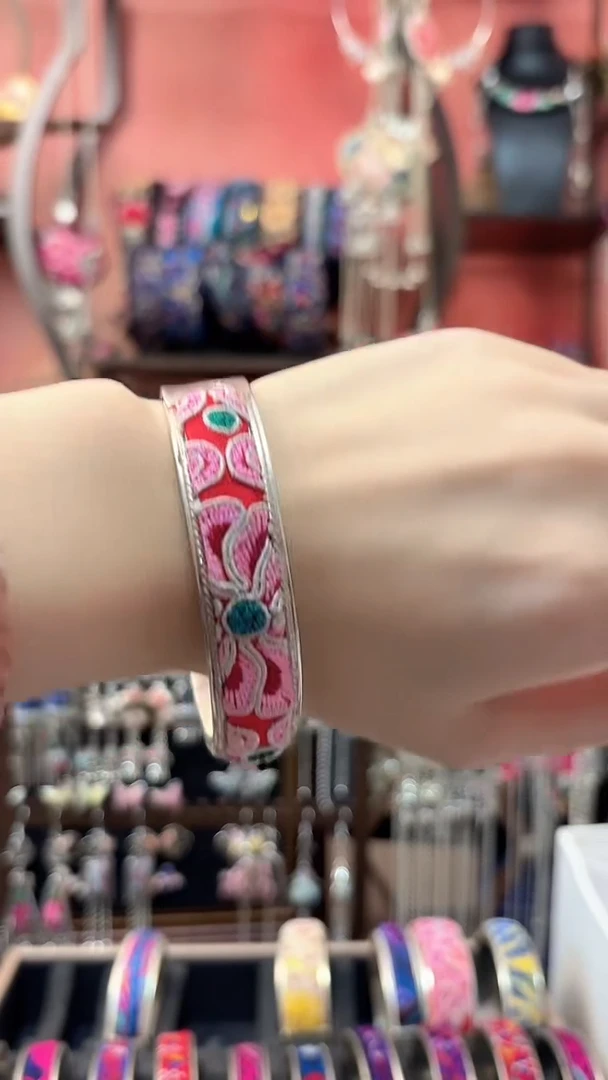 织绣 云织谣民族风精美饰品   466