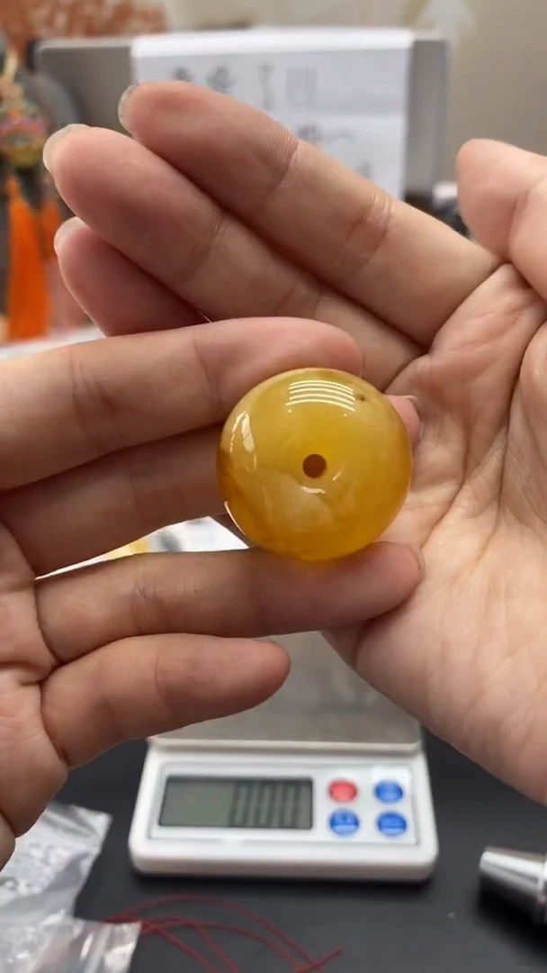 琥珀未镶嵌珠宝奇石336