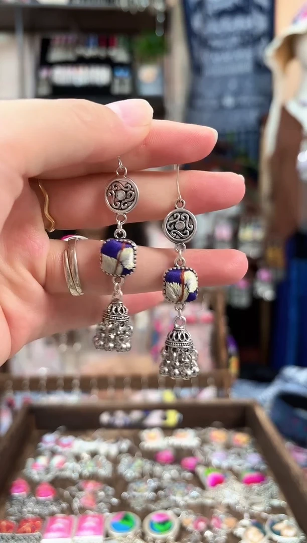 织绣民族风非遗老绣饰品503