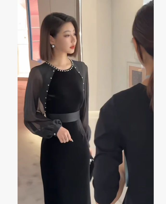 2025起皱显瘦常规法式套头拼接秋季连衣裙黑色连衣裙FJ801103