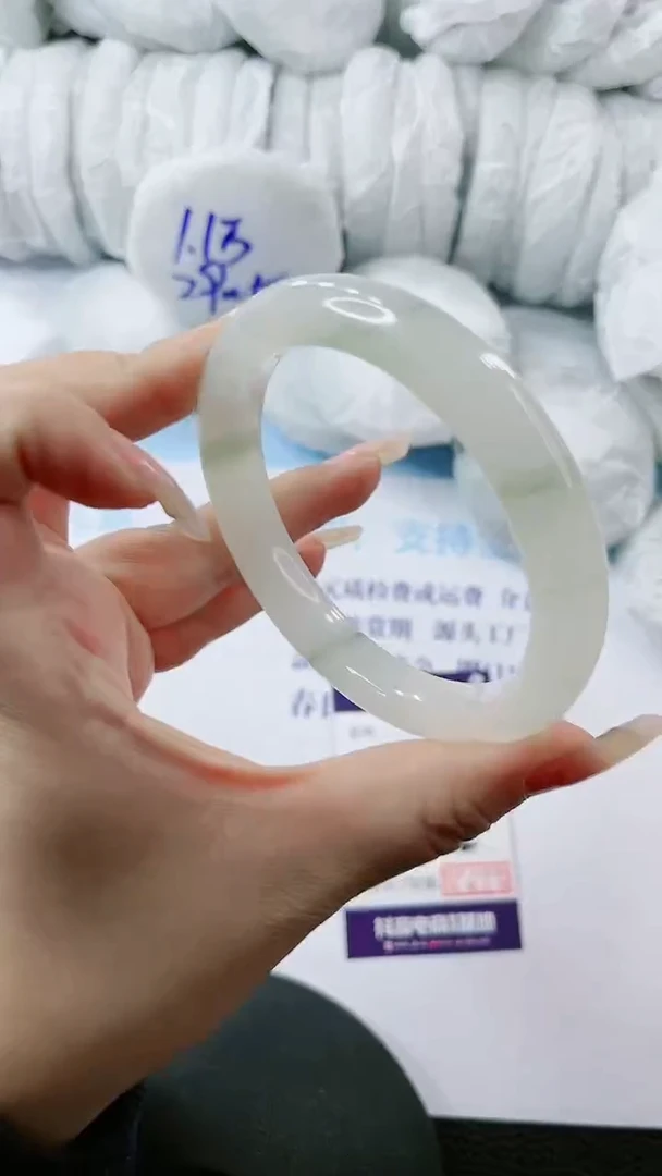 【闪购商品】石英质玉手镯未镶嵌多样性发货V752